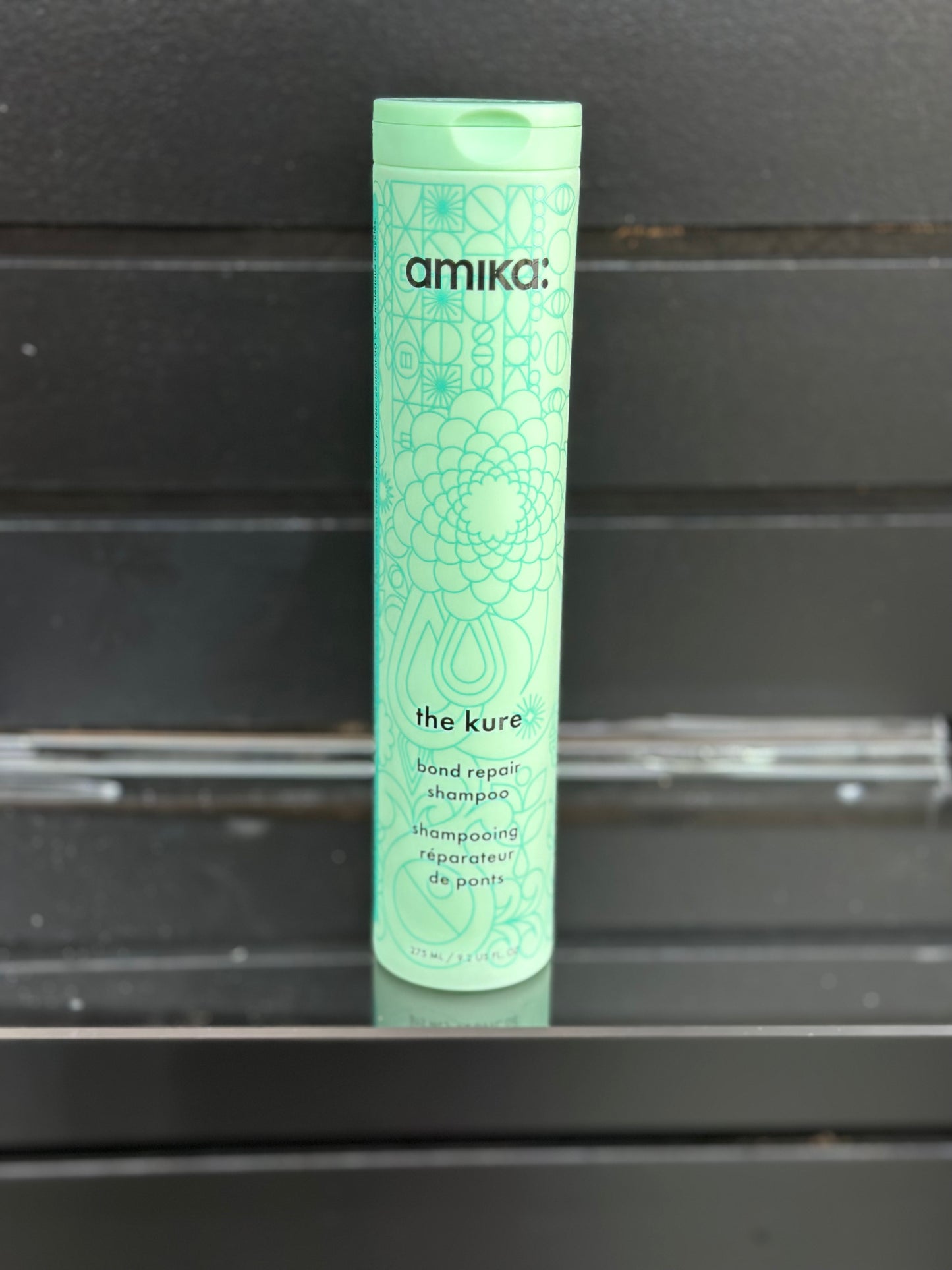 Amika: (The Kure) Bond Repair Shampoo